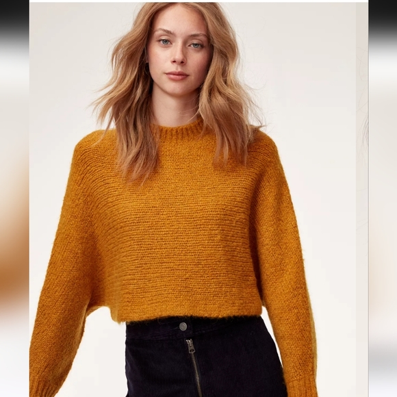 Cropped Sweater - Picture 1 of 4